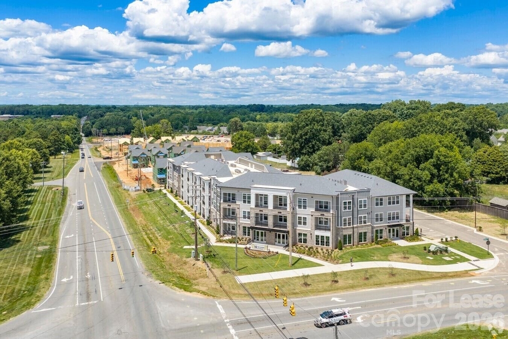15400 Statesville Road - Photo 2