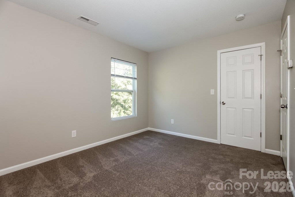 1630 Ledson Court - Photo 9