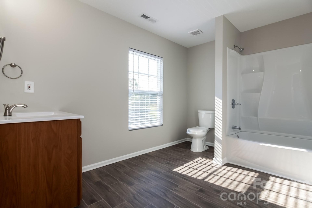 1630 Ledson Court - Photo 7