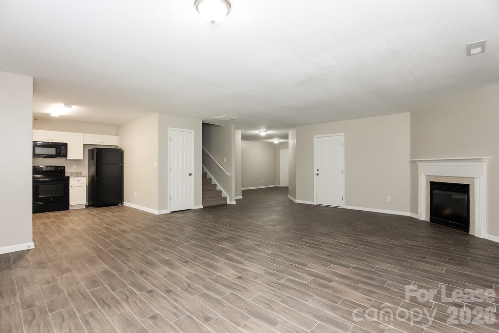 1630 Ledson Court - Photo 4