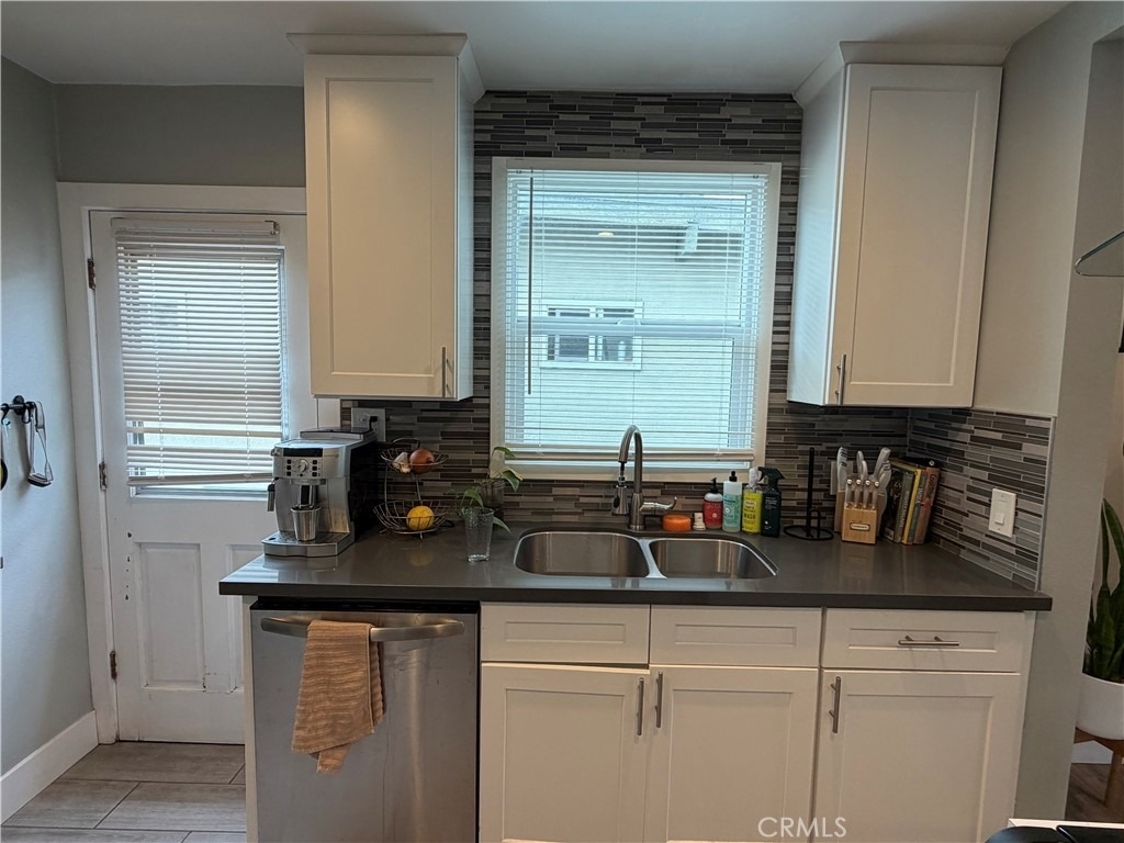 2852 Exposition Boulevard - Photo 2