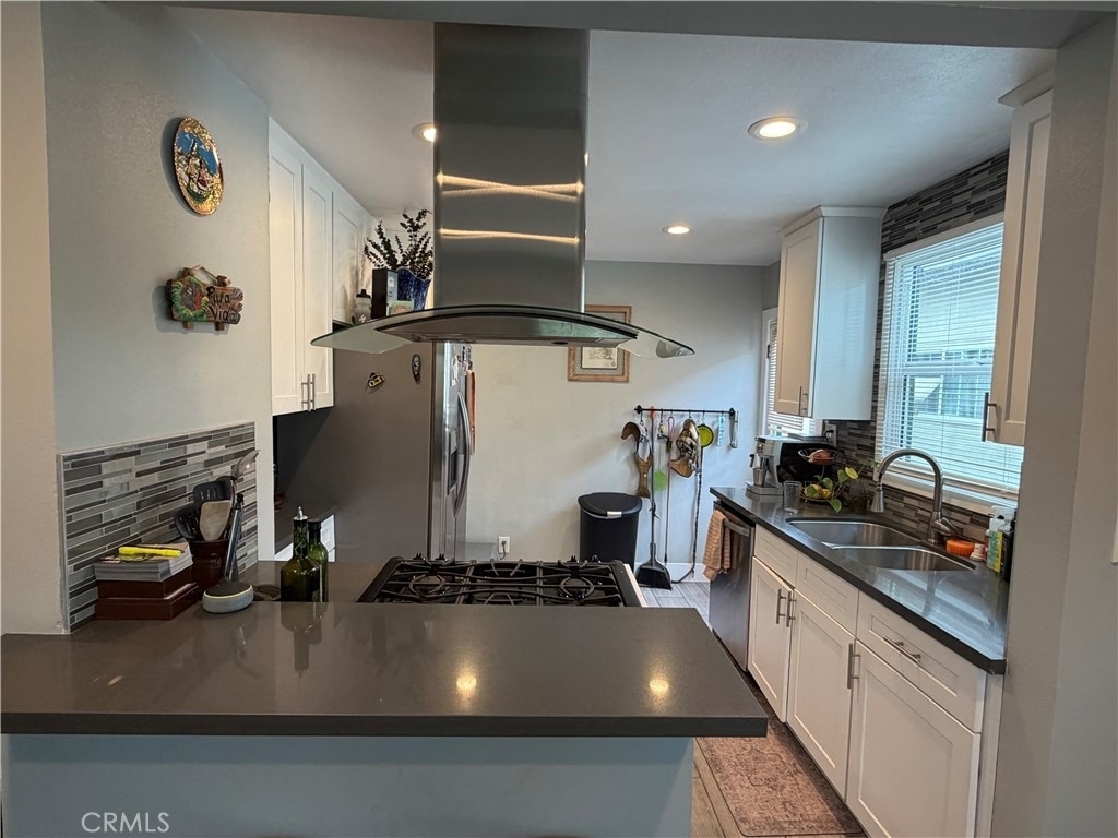 2852 Exposition Boulevard - Photo 1