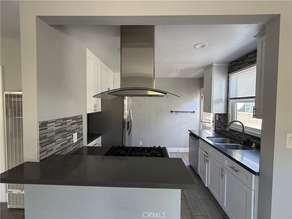 2852 Exposition Boulevard - Photo 19