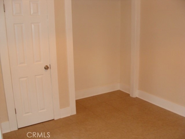625 E 6th - Photo 5