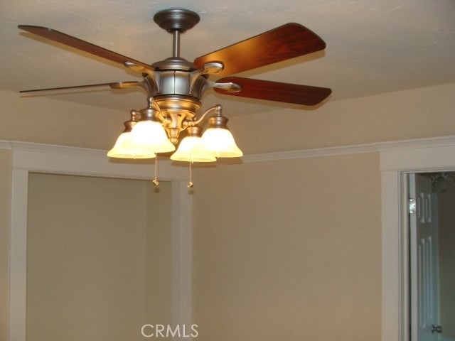 625 E 6th - Photo 8