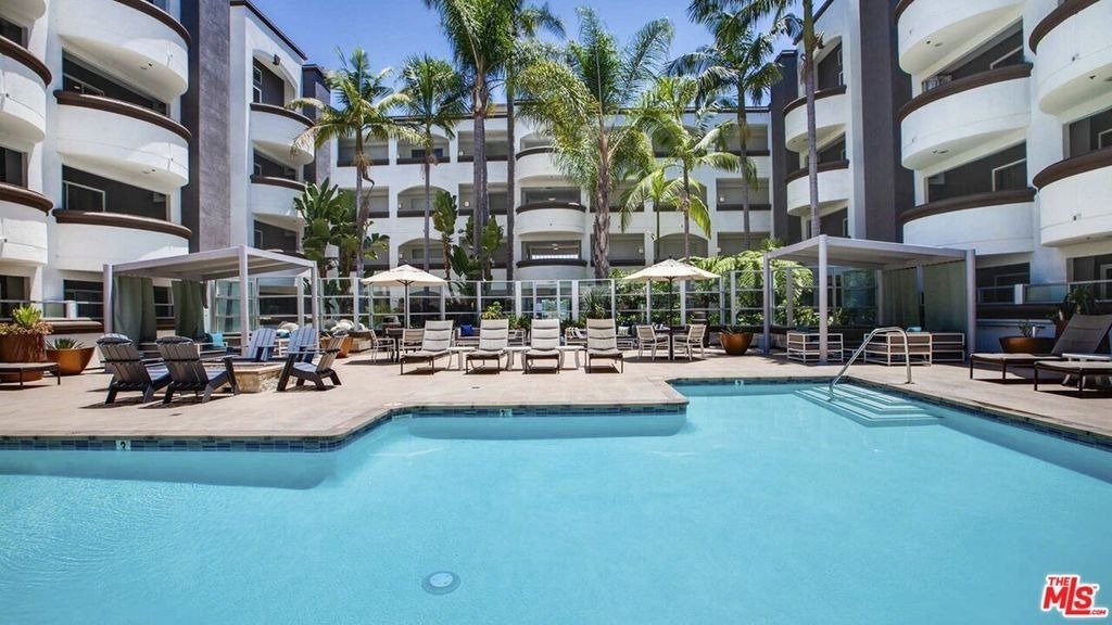 7660 Beverly Boulevard - Photo 12