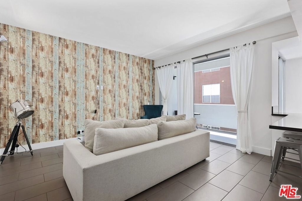 7250 Franklin Avenue - Photo 5