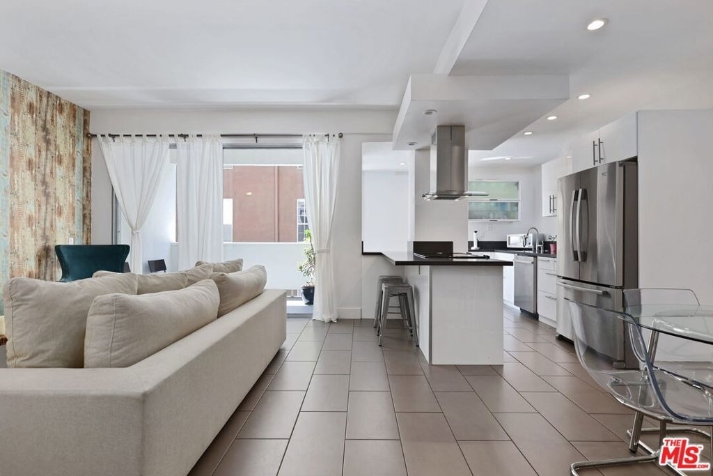 7250 Franklin Avenue - Photo 4