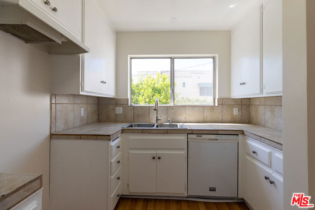 1338 14th Street - Photo 5