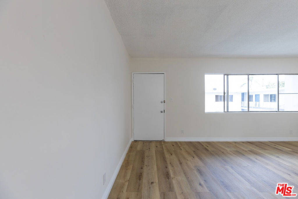 1295 Federal Avenue - Photo 6