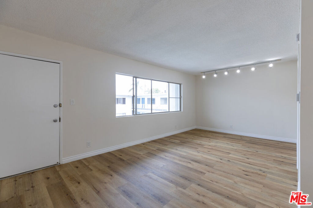 1295 Federal Avenue - Photo 7