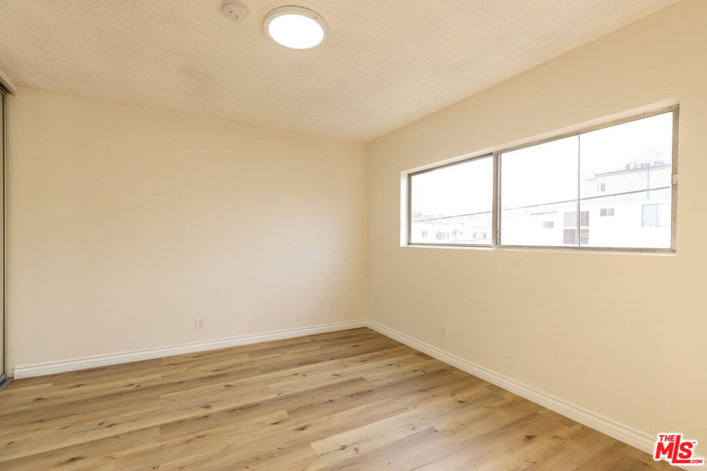 1295 Federal Avenue - Photo 12