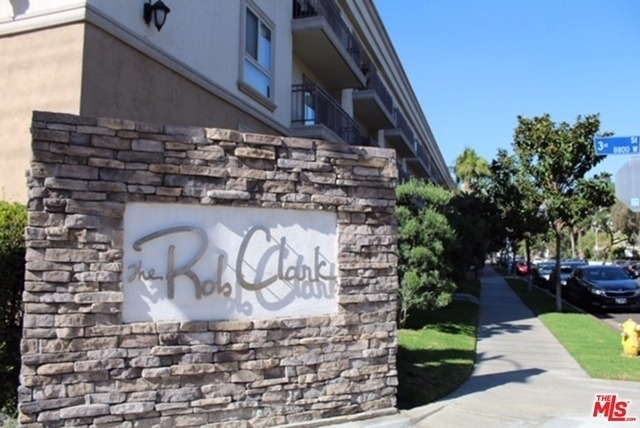 141 S Clark Drive - Photo 7