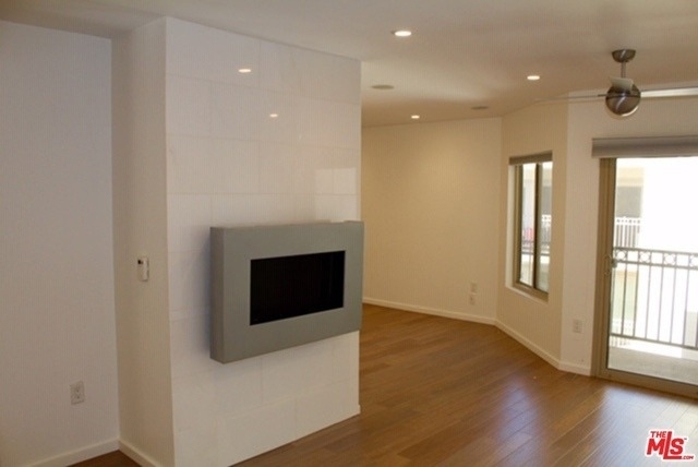141 S Clark Drive - Photo 2