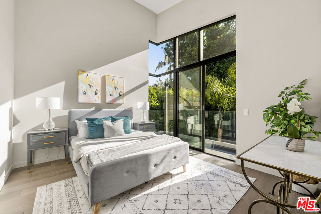 1847 Coldwater Canyon Drive - Photo 12
