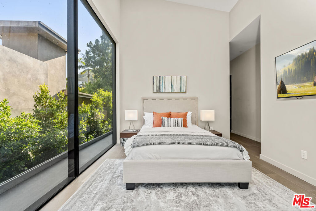 1847 Coldwater Canyon Drive - Photo 9