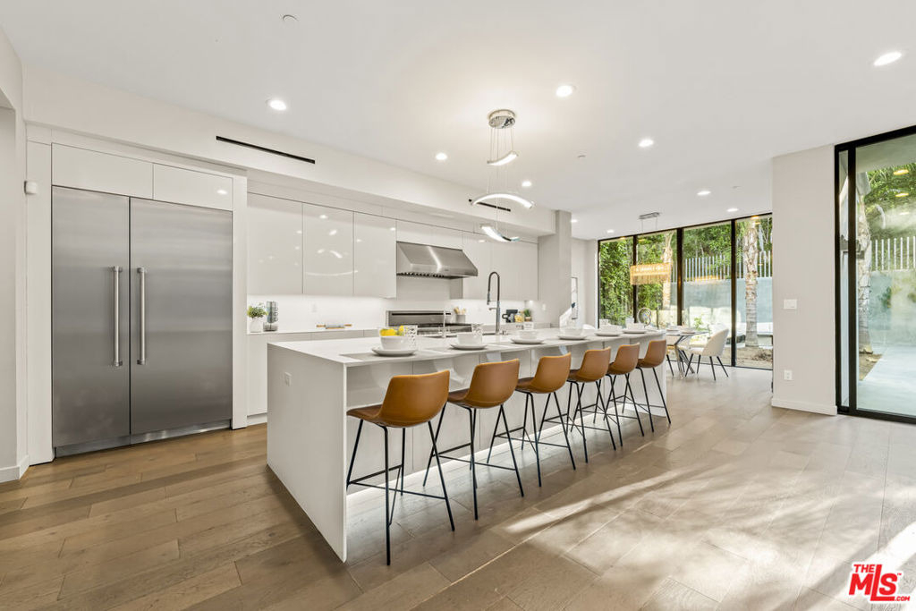 1847 Coldwater Canyon Drive - Photo 4