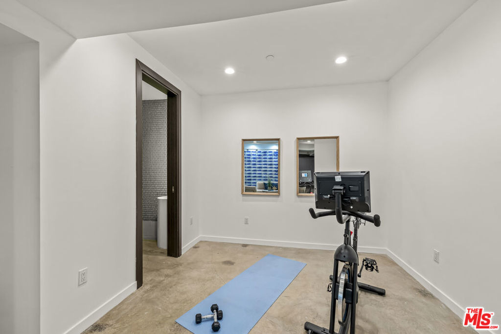1847 Coldwater Canyon Drive - Photo 18
