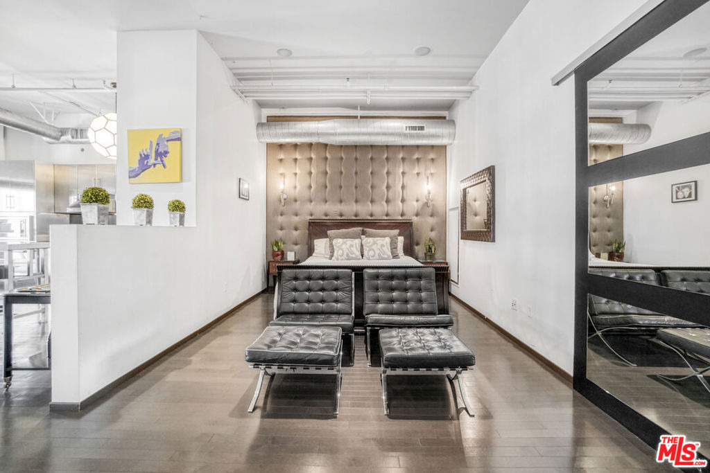 1645 Vine Street - Photo 19