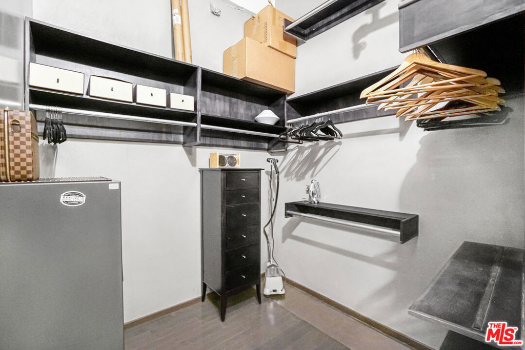1645 Vine Street - Photo 24
