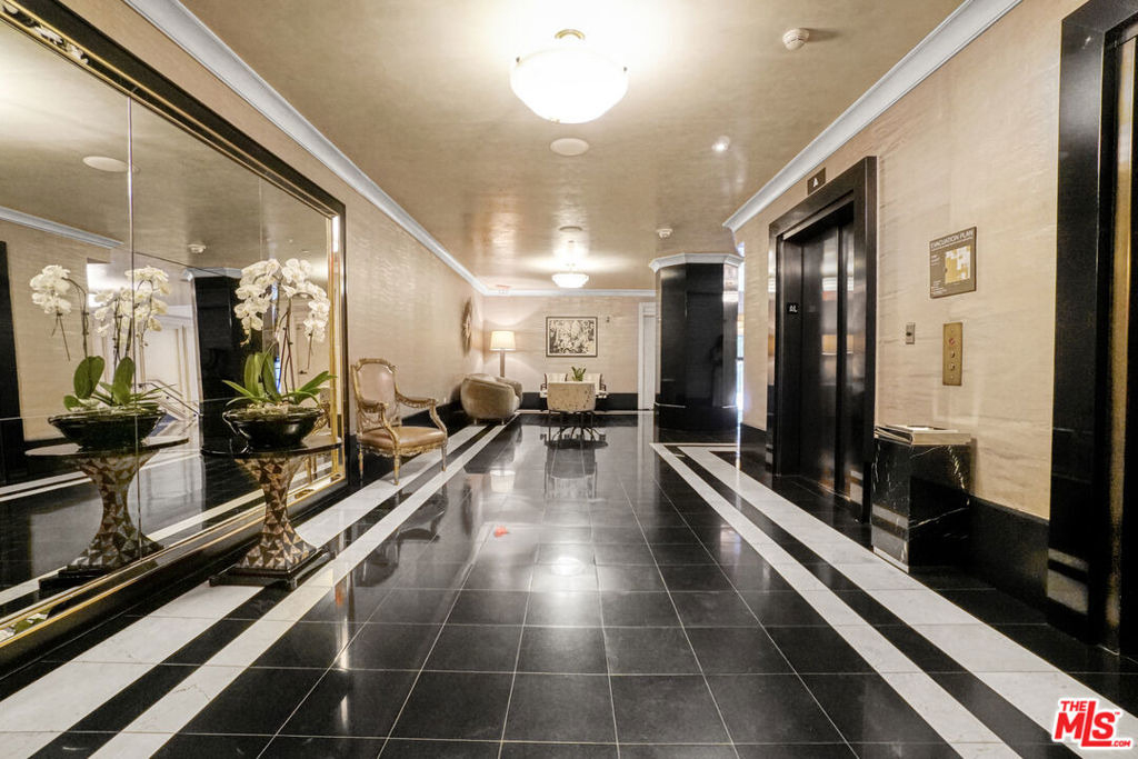 1645 Vine Street - Photo 34