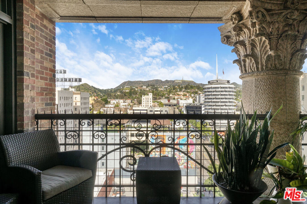 1645 Vine Street - Photo 14