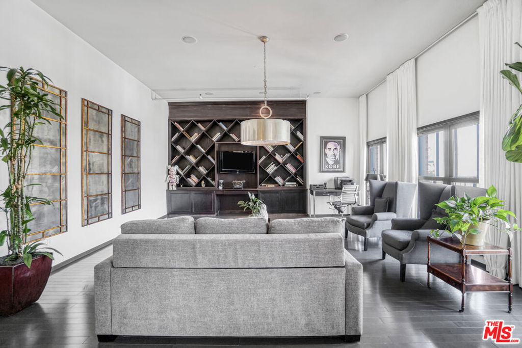 1645 Vine Street - Photo 4
