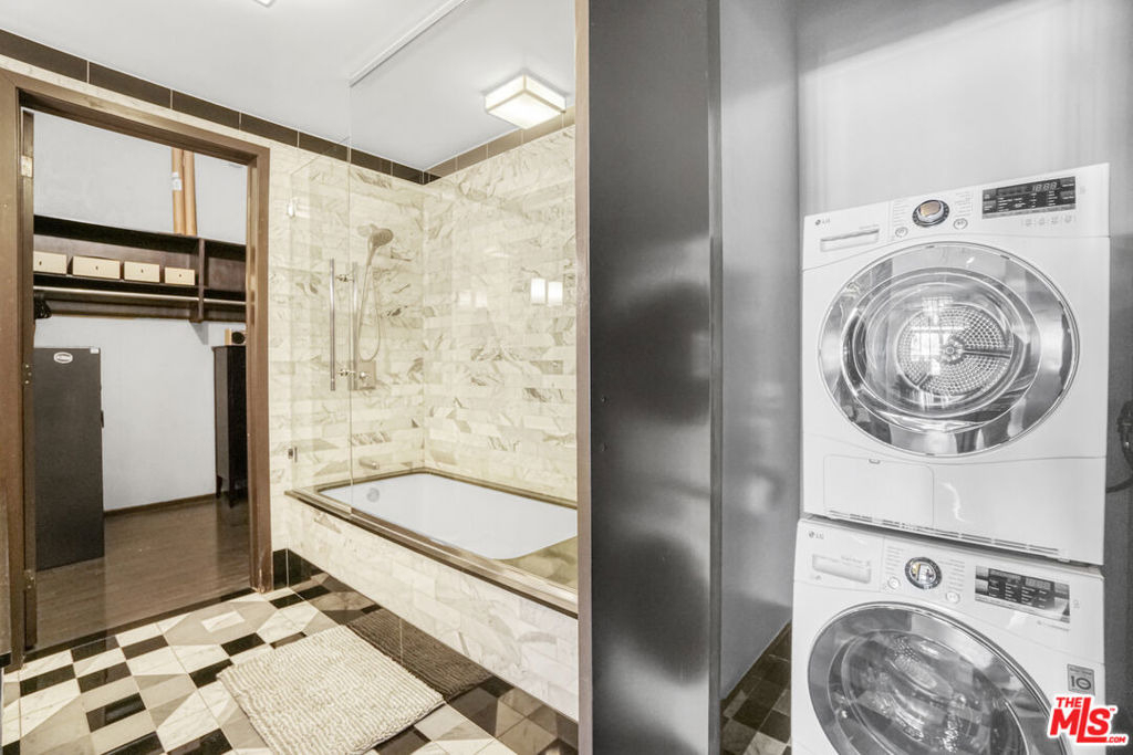 1645 Vine Street - Photo 26