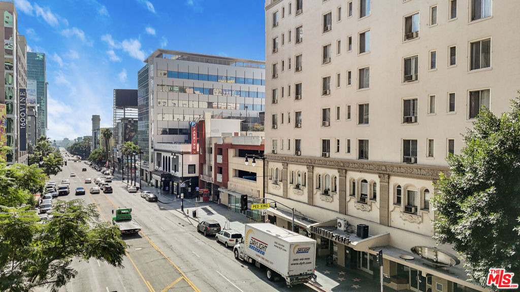 1645 Vine Street - Photo 35