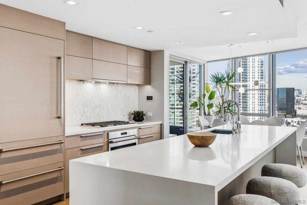 888 W E Street - Photo 7