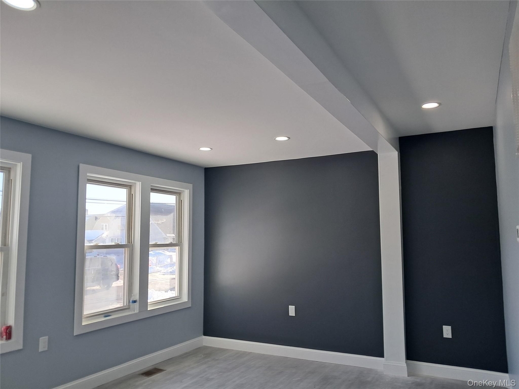 160 Garfield Avenue - Photo 3