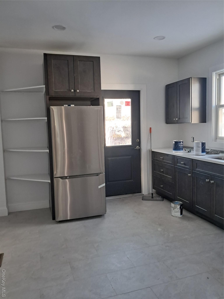 160 Garfield Avenue - Photo 2