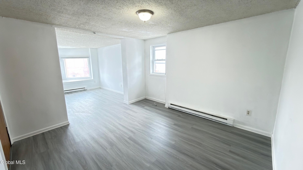 3134 6th Avenue - Photo 5