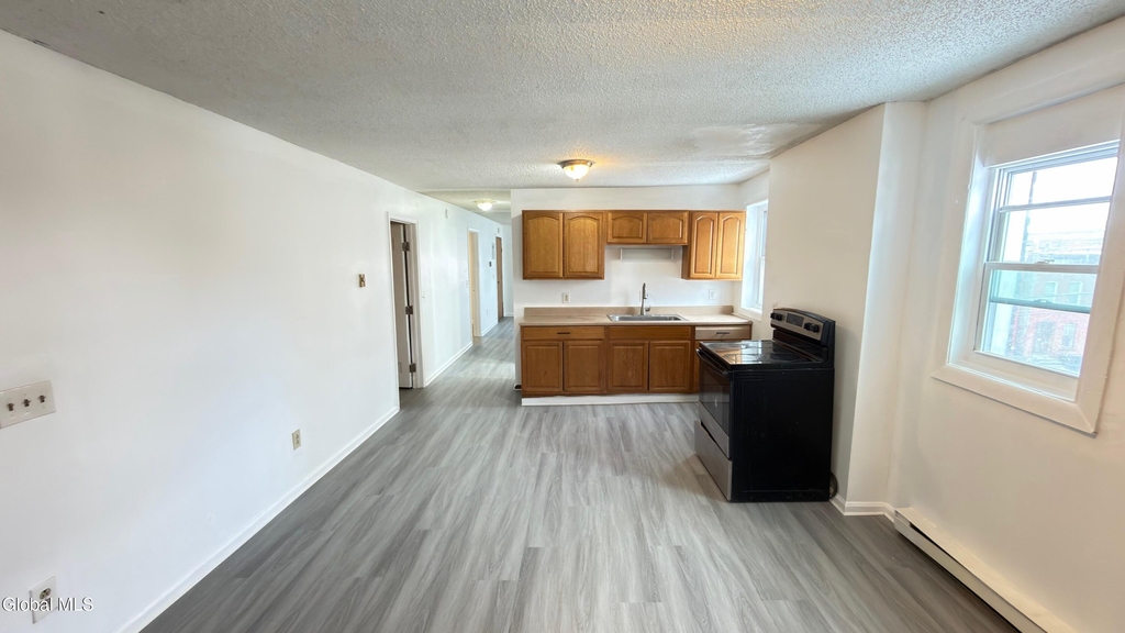 3134 6th Avenue - Photo 2