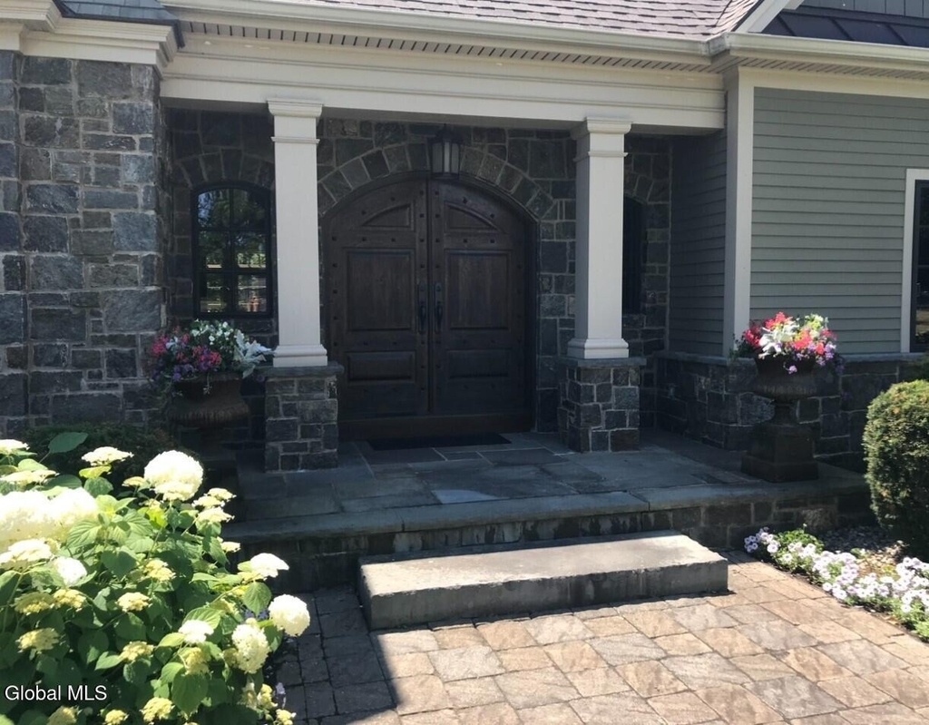 106 Greenfield Avenue - Photo 3
