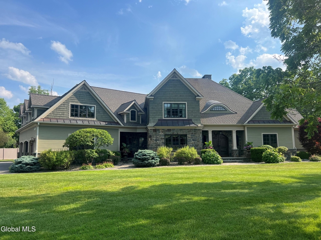 106 Greenfield Avenue - Photo 1