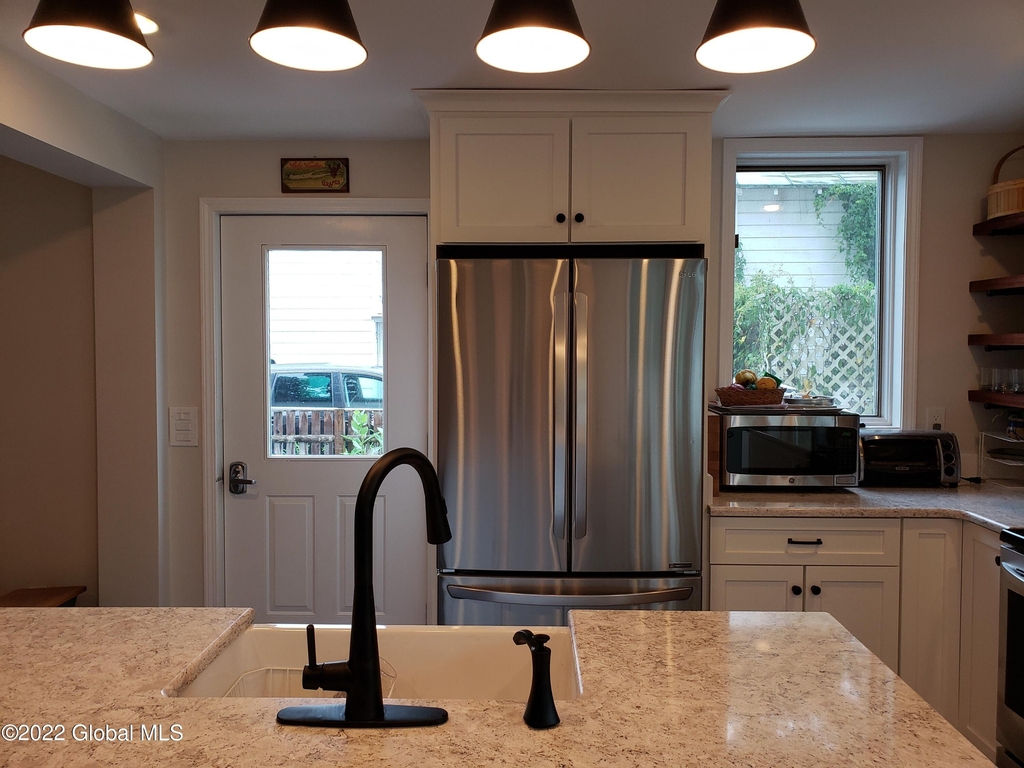 201 Lake Avenue - Photo 9
