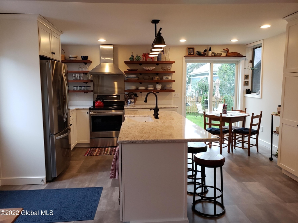 201 Lake Avenue - Photo 7