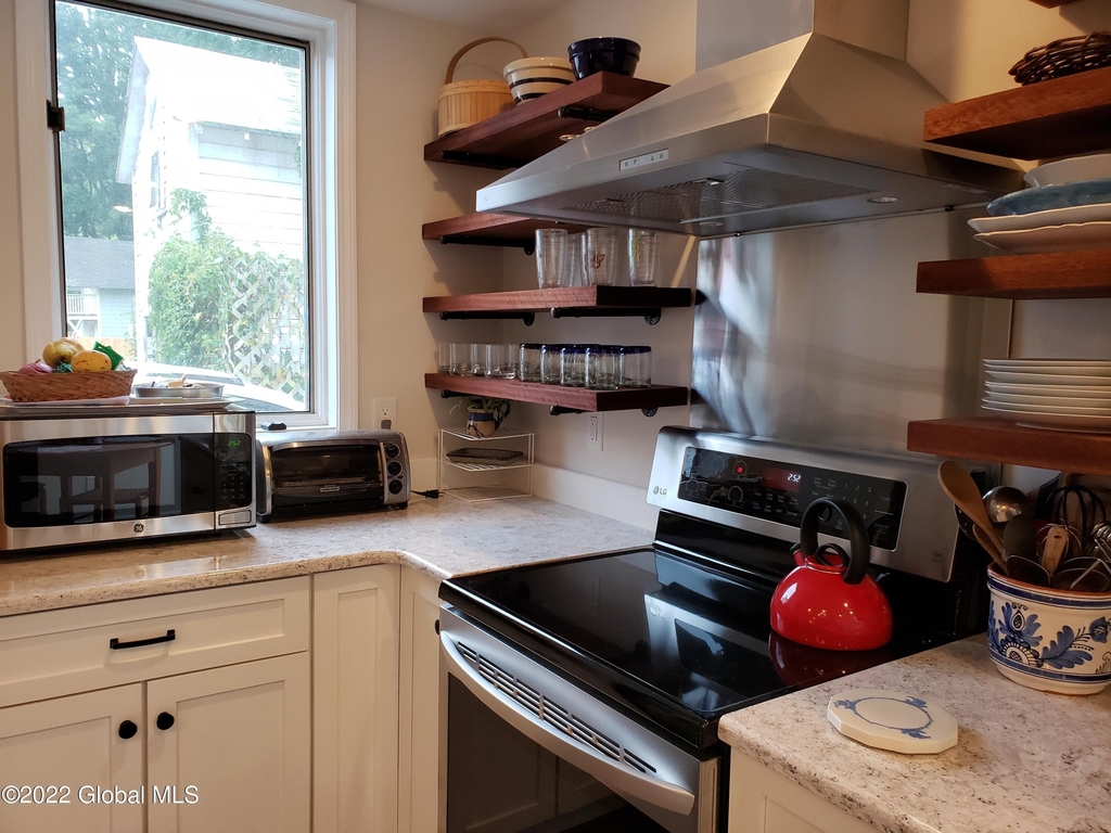 201 Lake Avenue - Photo 12