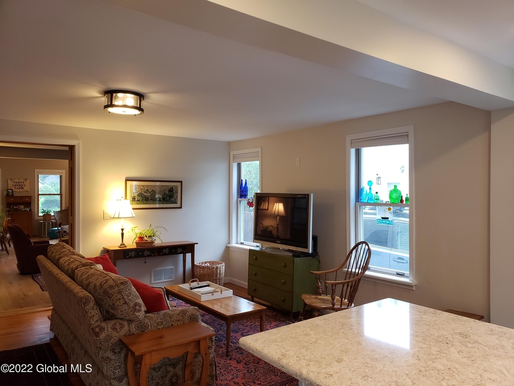 201 Lake Avenue - Photo 10