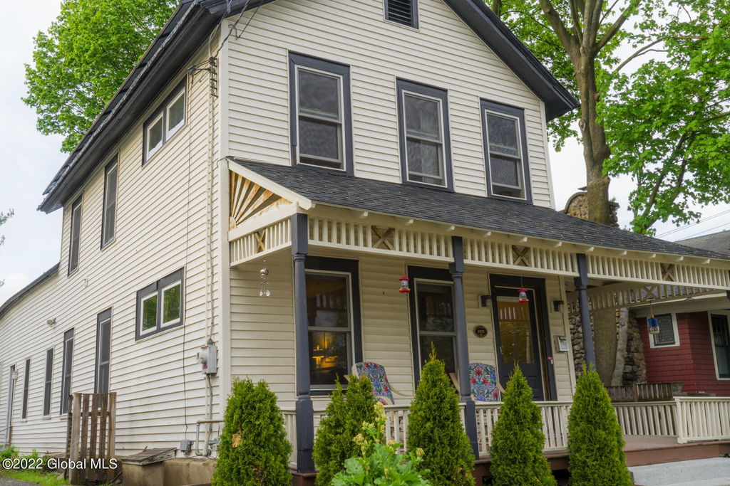 201 Lake Avenue - Photo 1