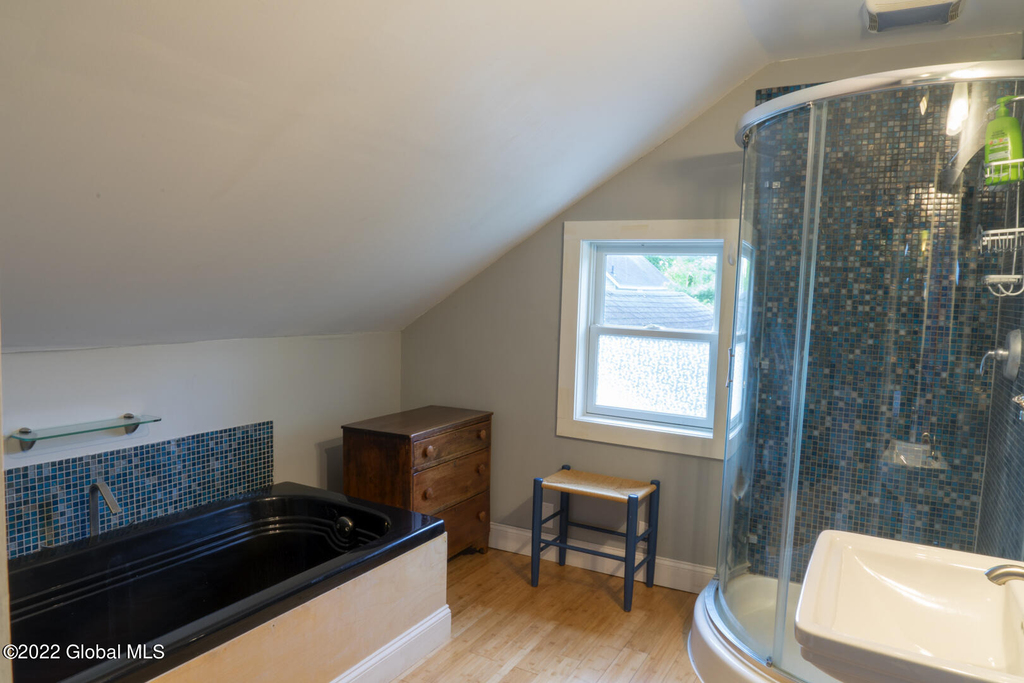 201 Lake Avenue - Photo 22