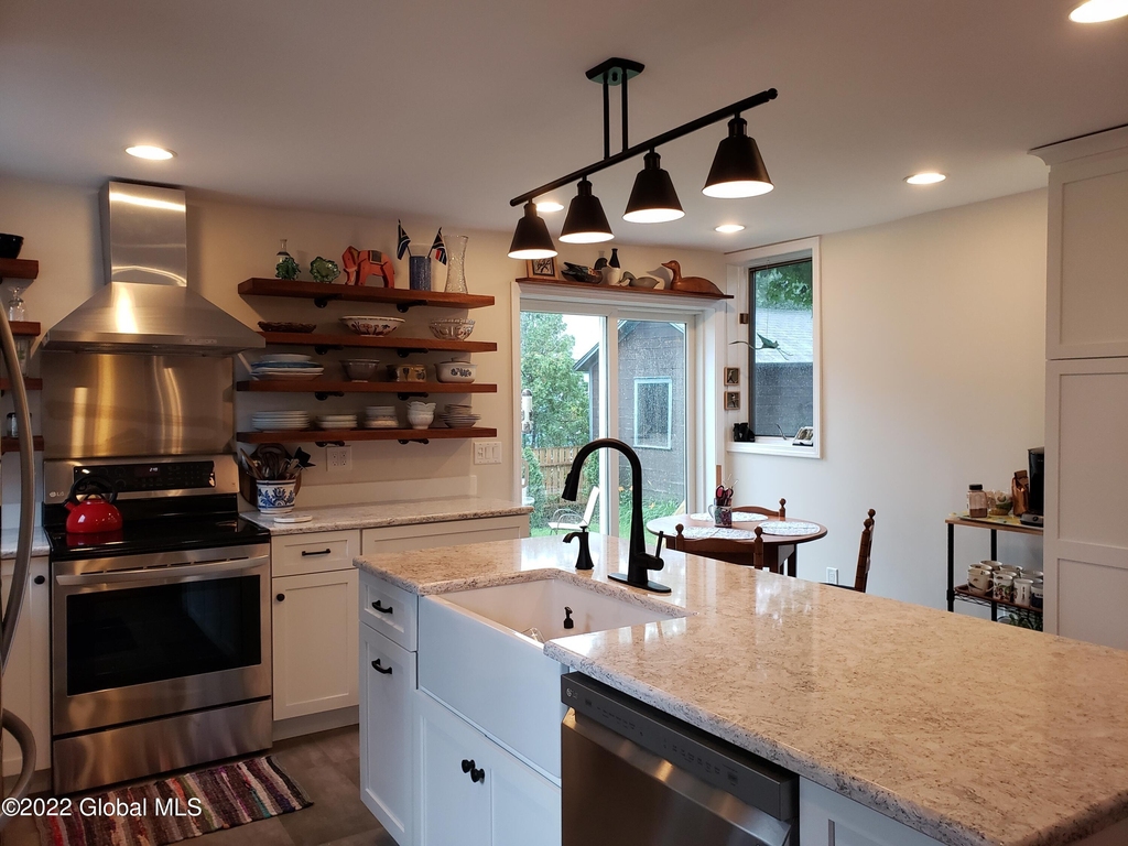 201 Lake Avenue - Photo 6