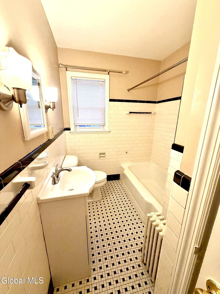 2224 Crescent Road - Photo 5