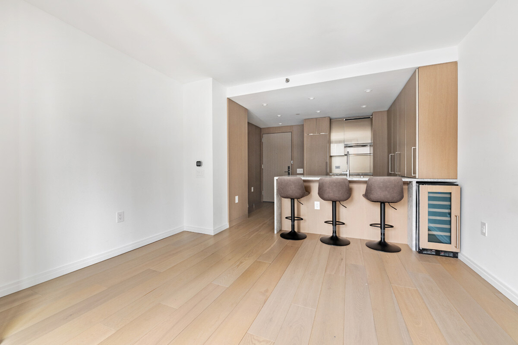 111 W 56th Street - Photo 9