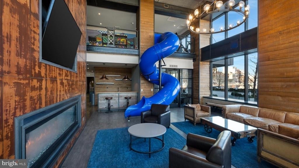 235 N Columbus Boulevard - Photo 35