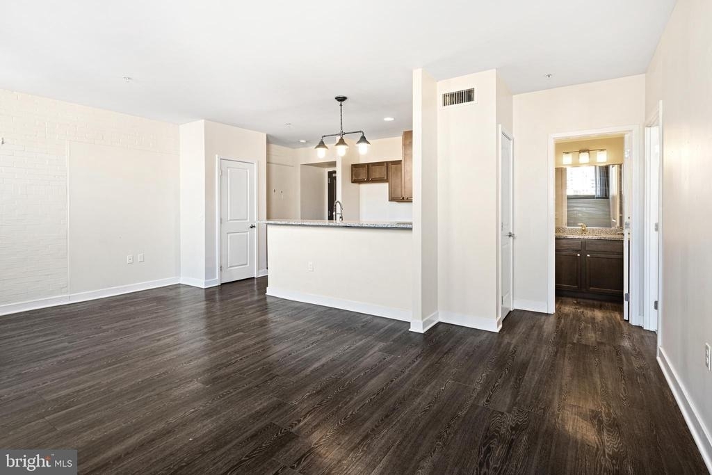 523 N Broad Street - Photo 1