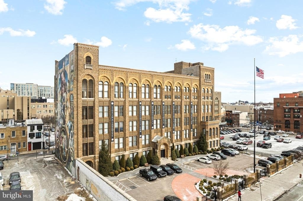 523 N Broad Street - Photo 0