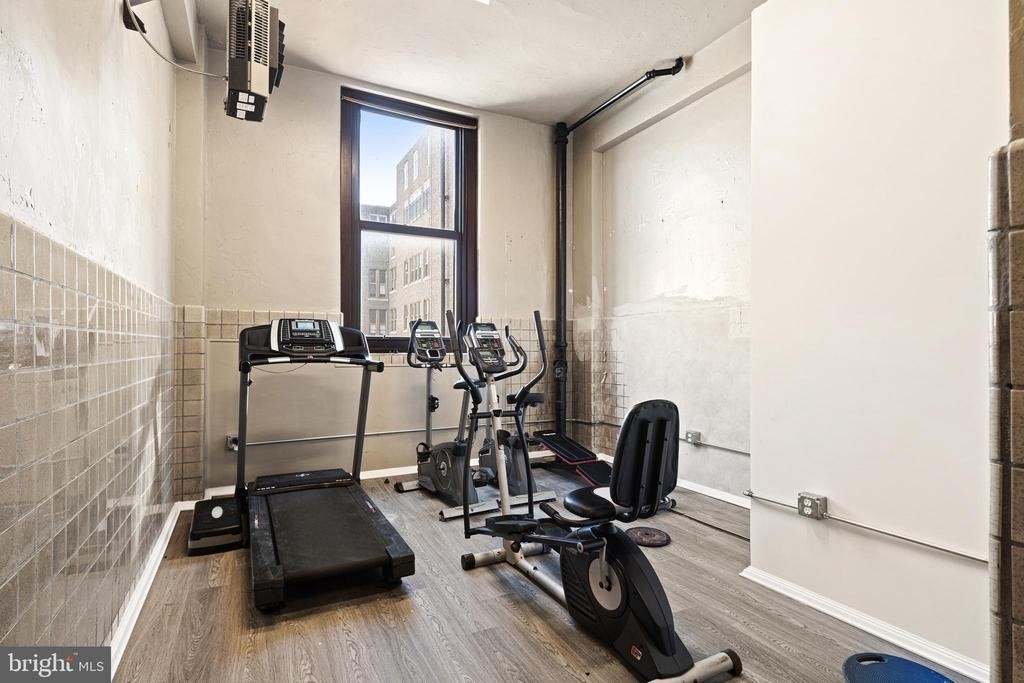 523 N Broad Street - Photo 10