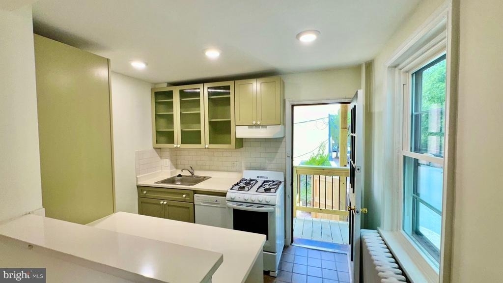 2148 Green Street - Photo 9